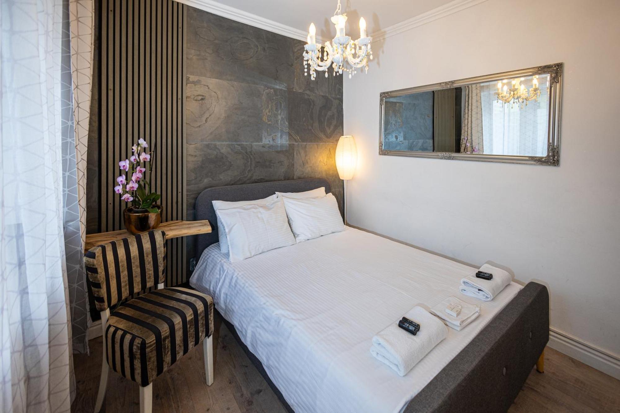 Old Town'S Nest Apartment ซาราเยโว ภายนอก รูปภาพ